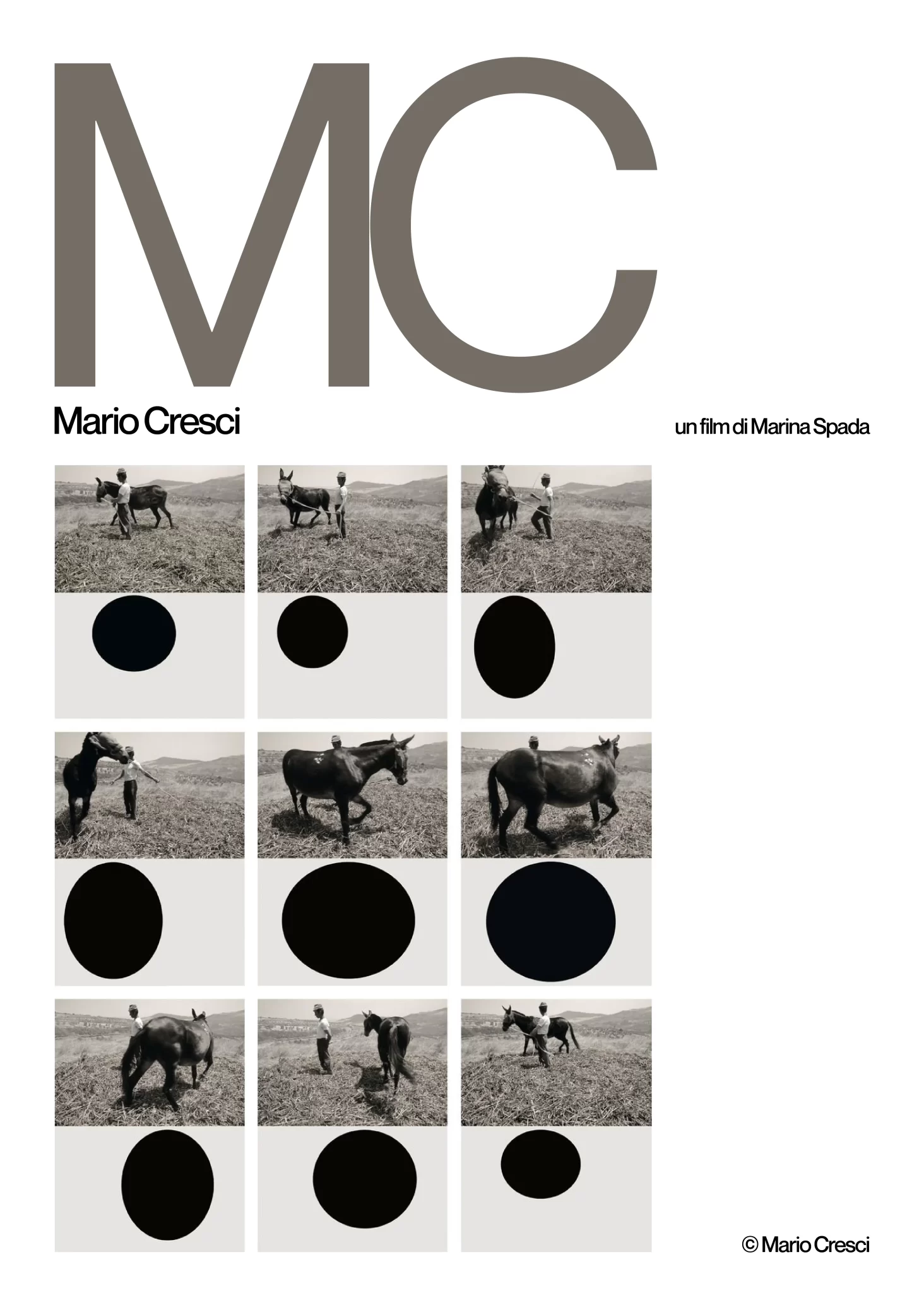 Locandina: MC, Mario Cresci, un film di Marina Spada. Fotografia “Geometria naturalis” 2013, scattata da Mario Cresci.