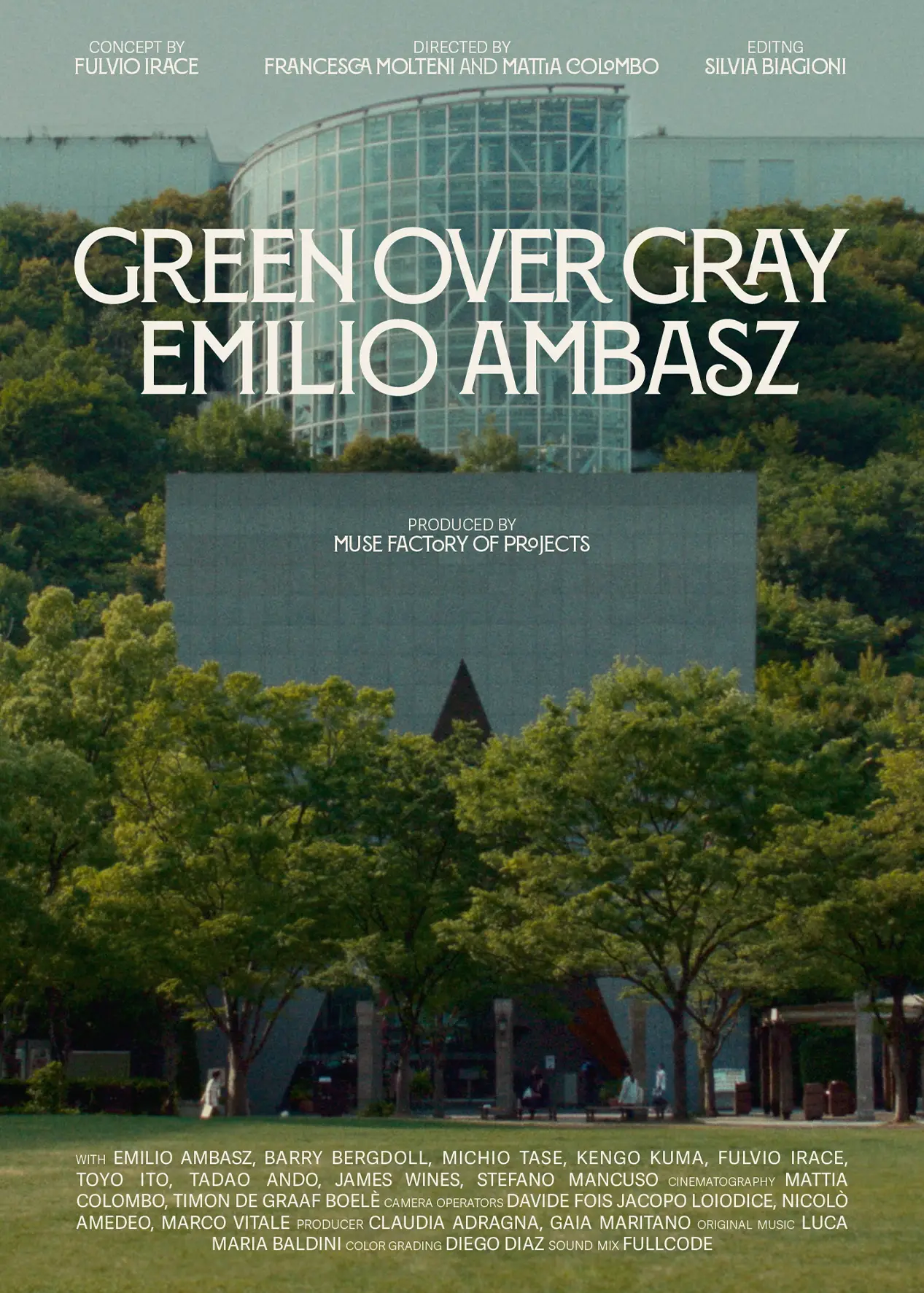 Locandina del film "Green Over Gray. Emilio Ambasz" con al centro un’opera architettonica di Ambasz in simbiosi con la natura a Fukuoka.